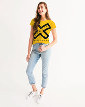 Load image into Gallery viewer, PUMP&#39;T UNIVERSITY LOGO Women&#39;s Tee
