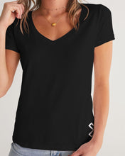 Load image into Gallery viewer, PUMP&#39;T UNIVERSITY LOGO &#39;X&#39; Women&#39;s V-Neck Tee
