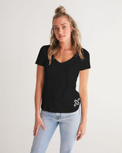 Load image into Gallery viewer, PUMP&#39;T UNIVERSITY LOGO &#39;X&#39; Women&#39;s V-Neck Tee
